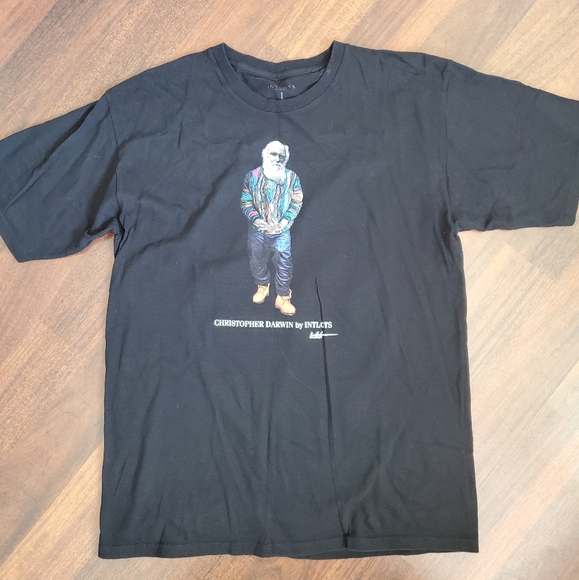 Intlcts "Christopher Darwin" T-Shirt - Picture 1 of 3